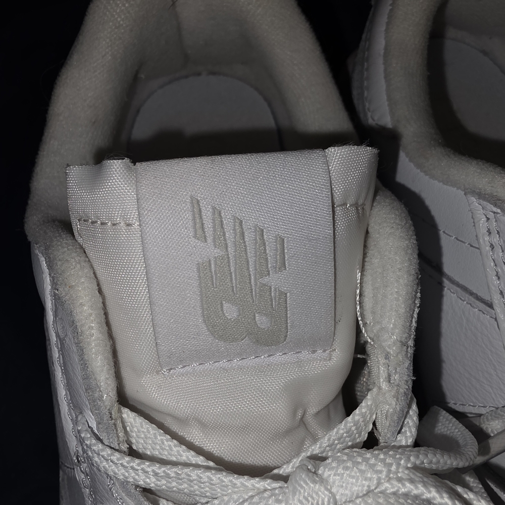New Balance UnisecWhite Sneakers - Picture 7 of 9